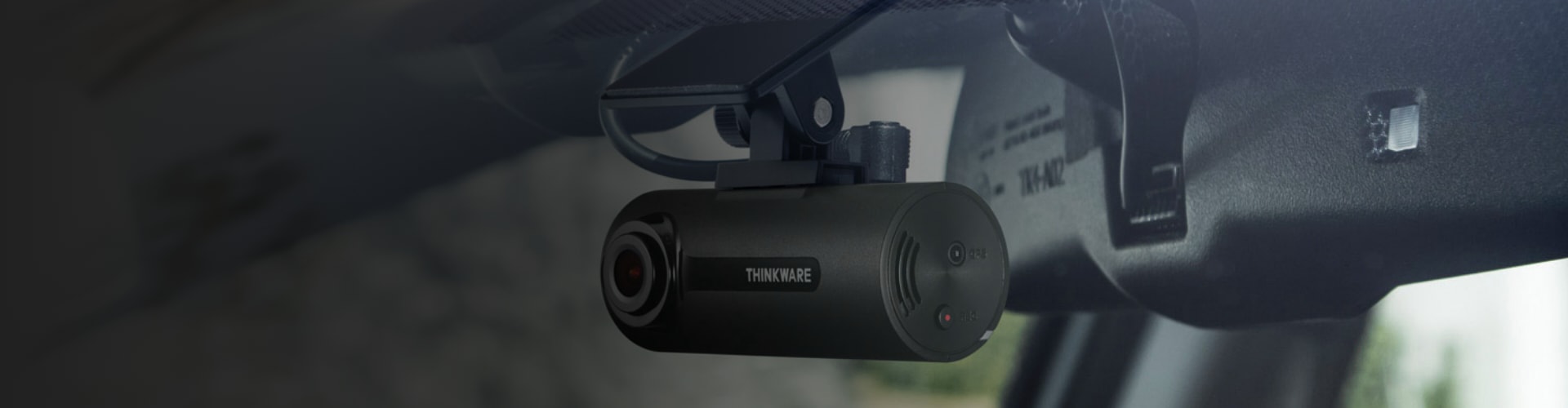 Thinkware Dash Cam F70  Front and Rear Traffic Recording
